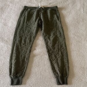 Theo and Spence Stylish Textured Olive Joggers for Women Medium
